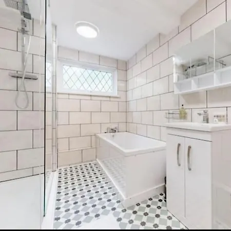 Modern 4 Bedroom In Kings Cross With Garden London Exterior photo